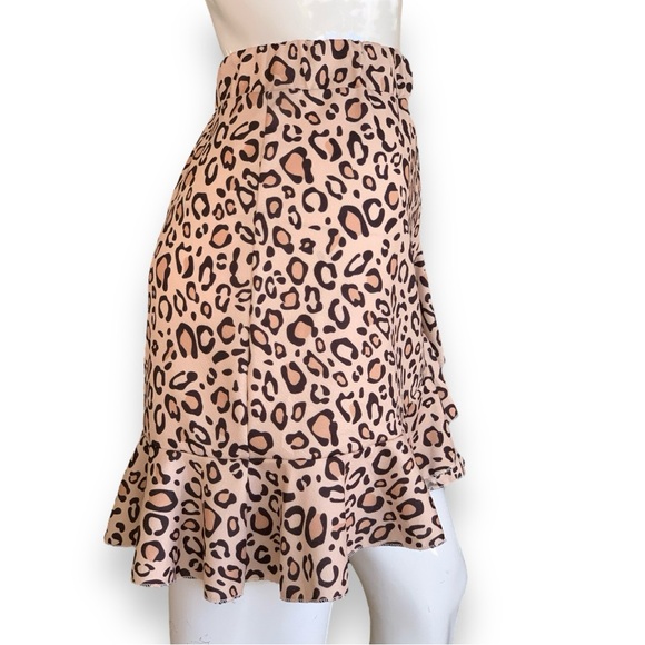 LEOPARD MINI SKIRT WITH RUFFLED HEMLINE. WOMEN’S SIZE SMALL - Picture 3 of 7